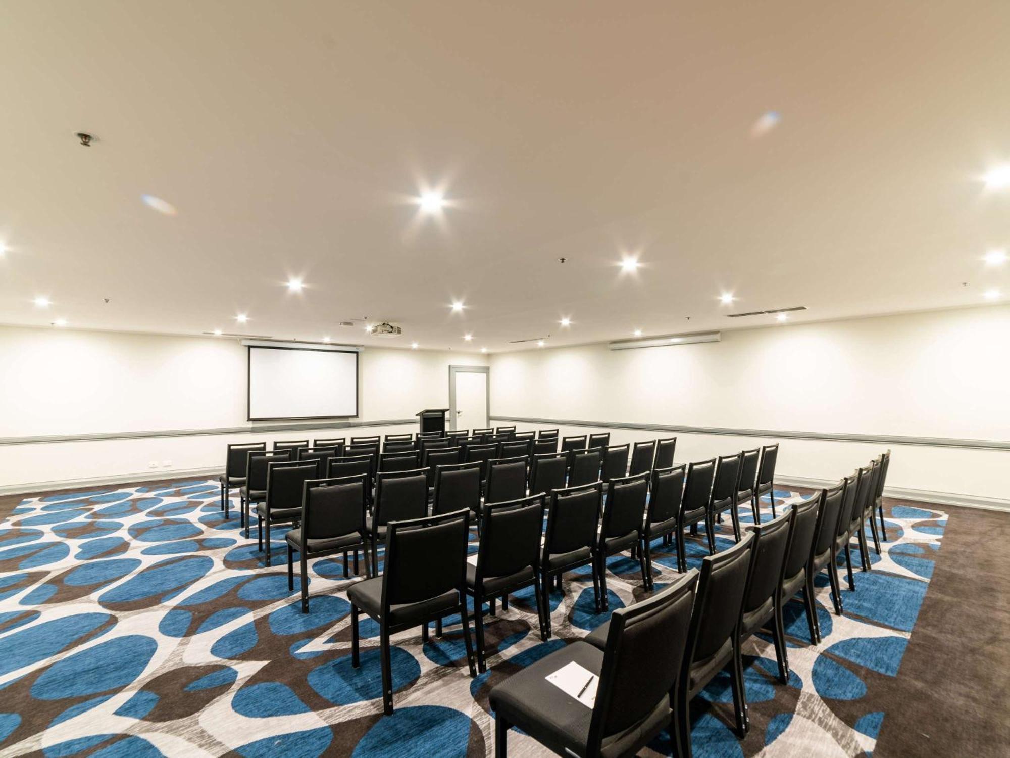 Hotel Pullman Cairns International Esterno foto Meeting room at the hotel